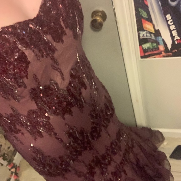 Fouy/Chow Formal Dress - Picture 2 of 9